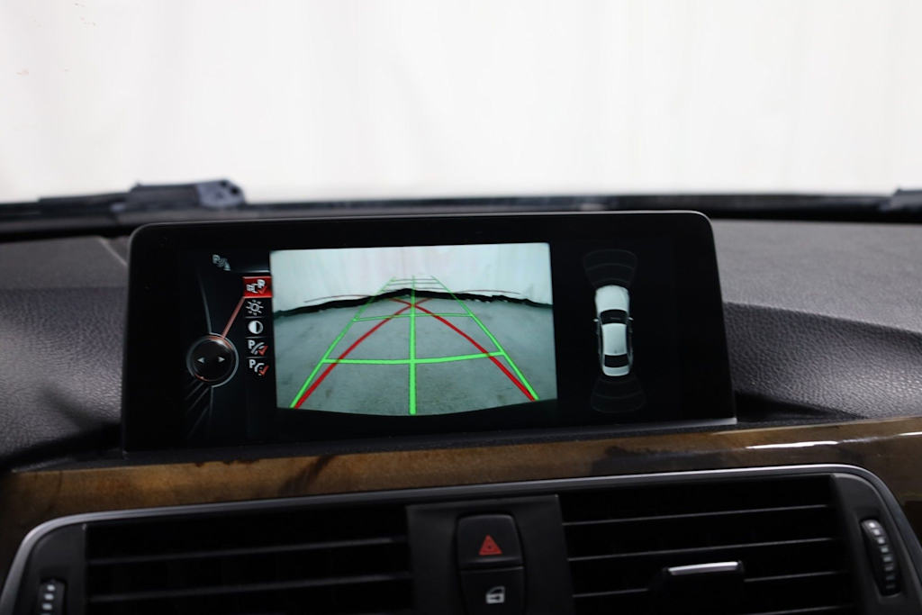 Thumbnail: 2016 BMW 3 Series - 36