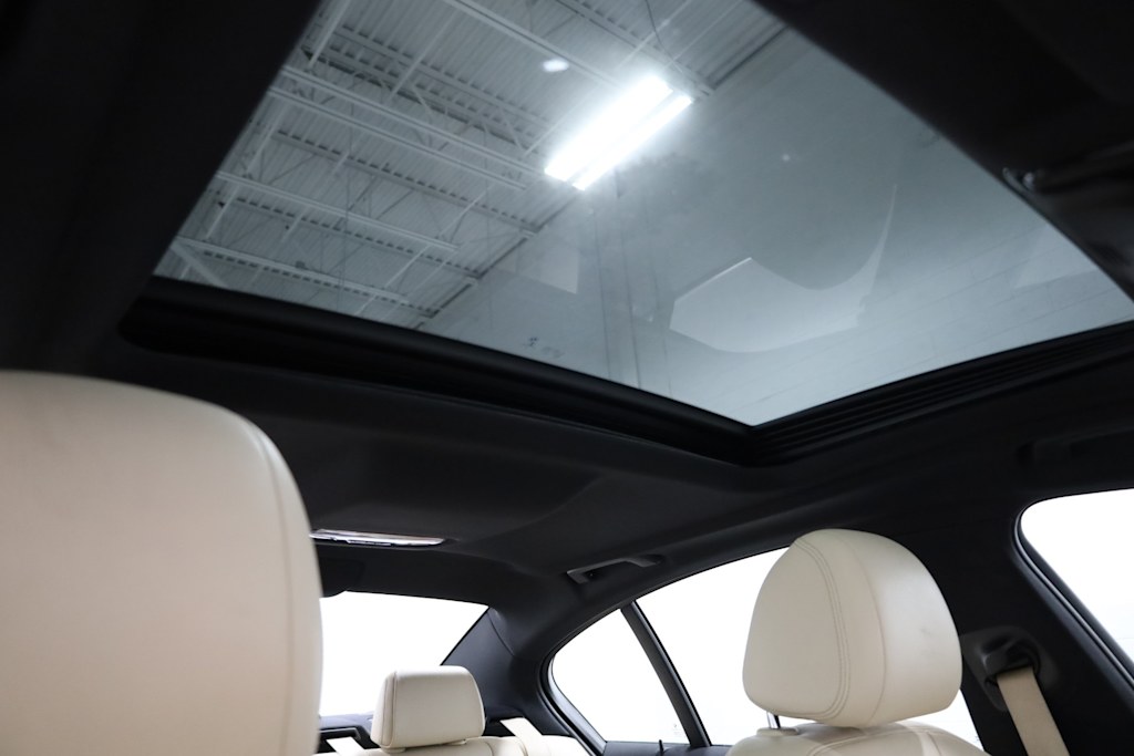 2019 BMW 5 Series 540i 26