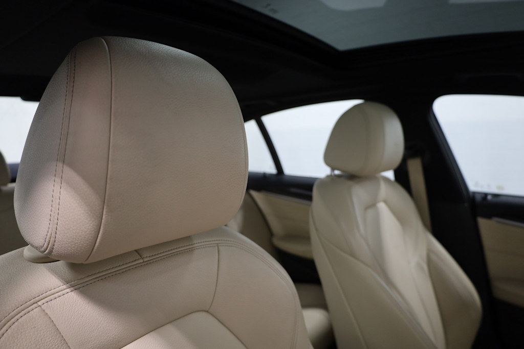 2019 BMW 5 Series 540i 28