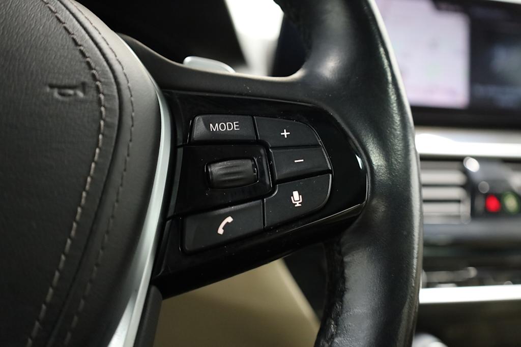 2019 BMW 5 Series 540i 30