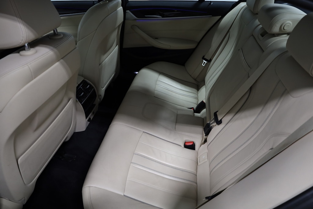 2019 BMW 5 Series 540i 12