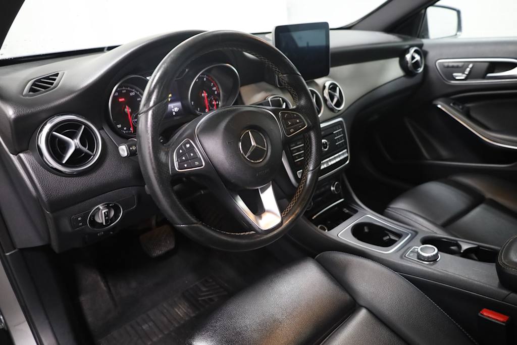 Thumbnail: 2018 Mercedes-Benz GLA - 2