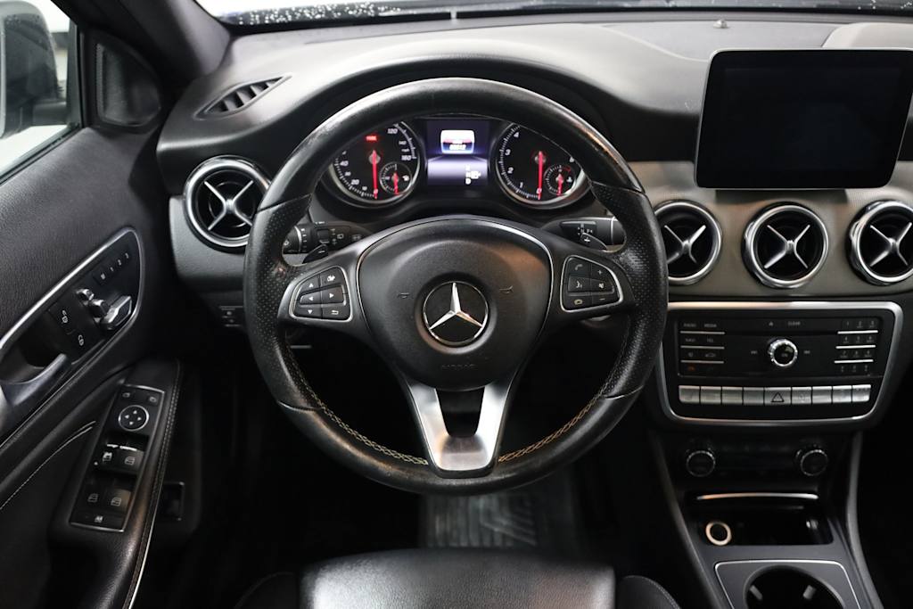 Thumbnail: 2018 Mercedes-Benz GLA - 14