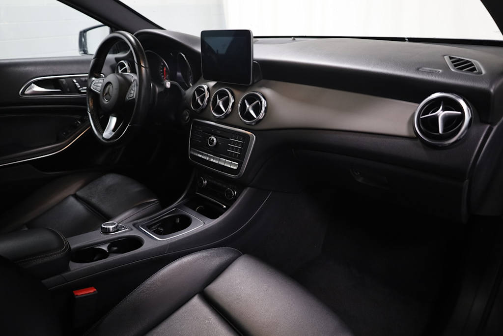 Thumbnail: 2018 Mercedes-Benz GLA - 10