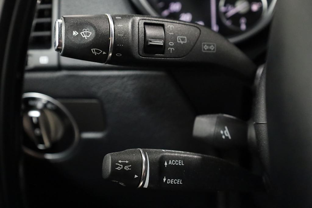 Thumbnail: 2013 Mercedes-Benz G-Class - 32