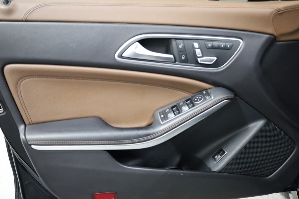 Thumbnail: 2019 Mercedes-Benz CLA - 26