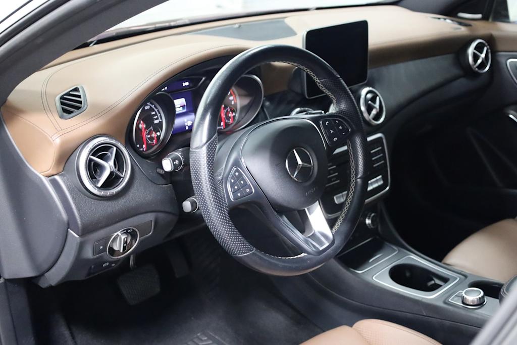 Thumbnail: 2019 Mercedes-Benz CLA - 2