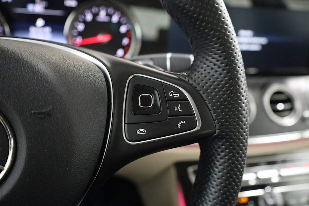 Thumbnail: 2017 Mercedes-Benz E-Class - 32