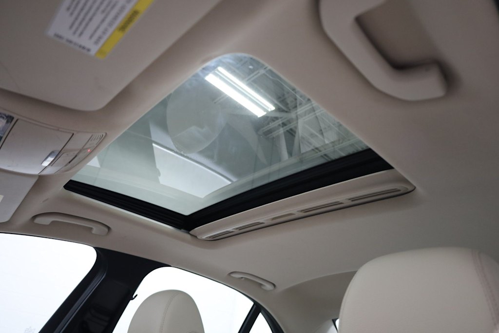 Thumbnail: 2017 Mercedes-Benz E-Class - 28