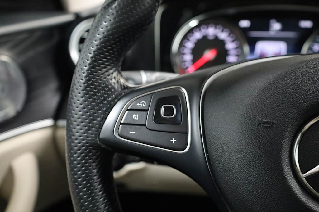 Thumbnail: 2017 Mercedes-Benz E-Class - 31