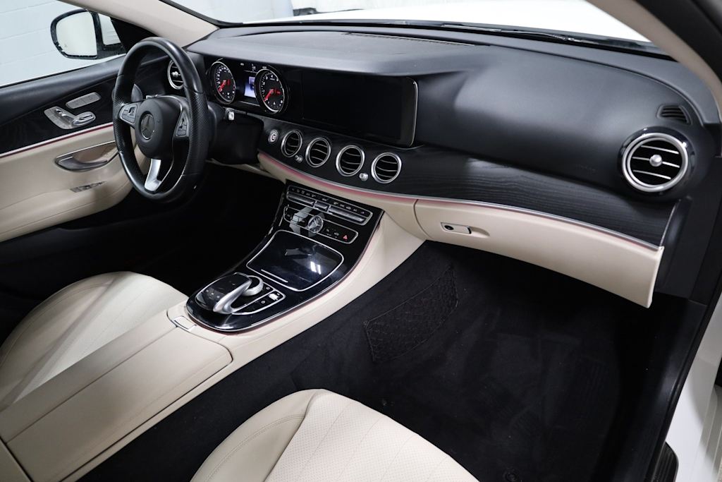 Thumbnail: 2017 Mercedes-Benz E-Class - 8