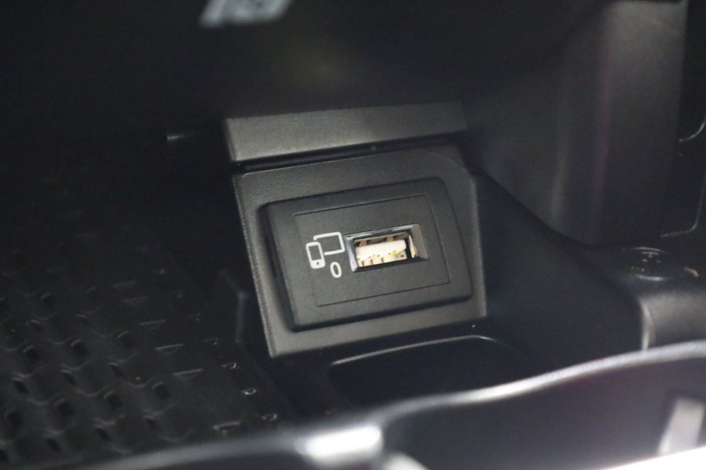 Thumbnail: 2017 Mercedes-Benz E-Class - 37