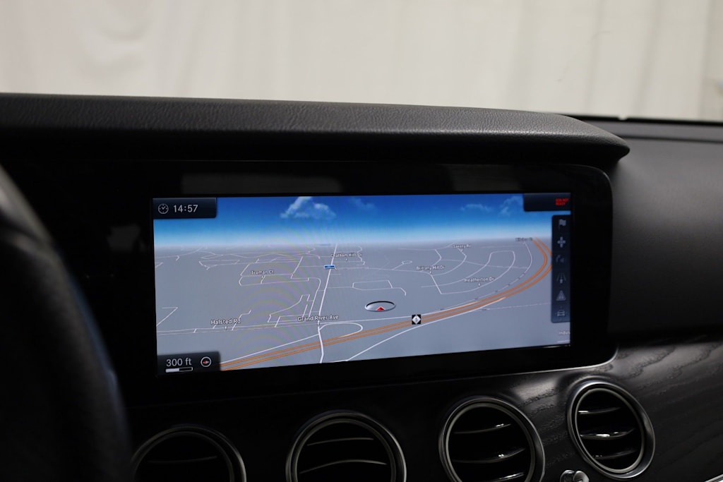 Thumbnail: 2017 Mercedes-Benz E-Class - 35