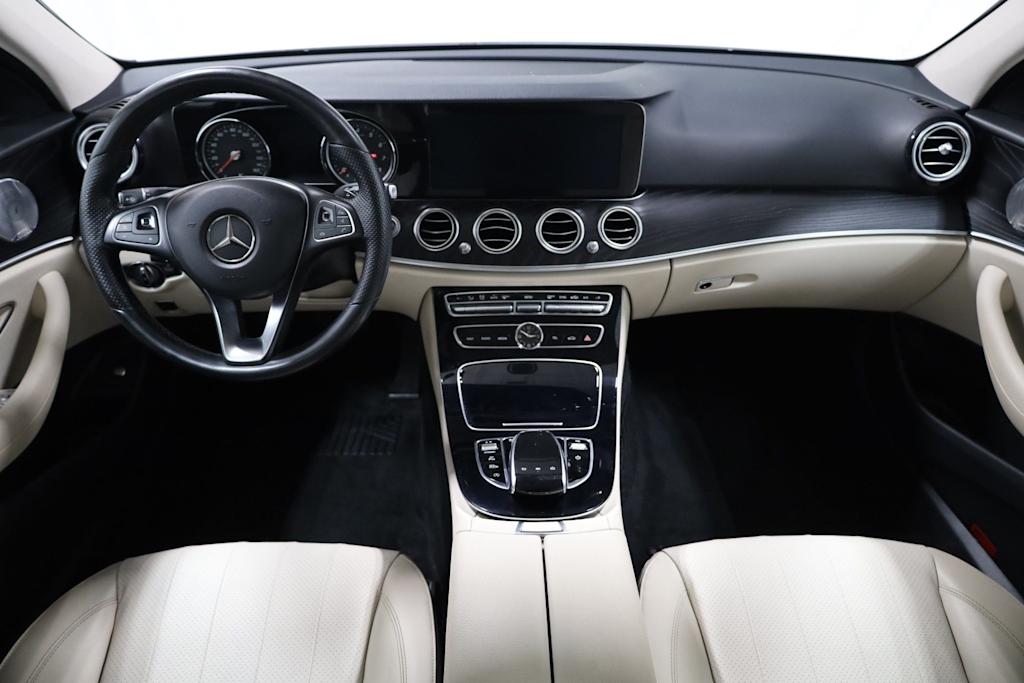 Thumbnail: 2017 Mercedes-Benz E-Class - 13