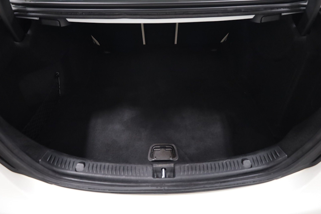 Thumbnail: 2017 Mercedes-Benz E-Class - 16