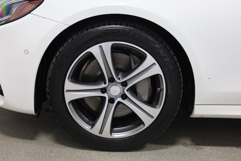 Thumbnail: 2017 Mercedes-Benz E-Class - 41