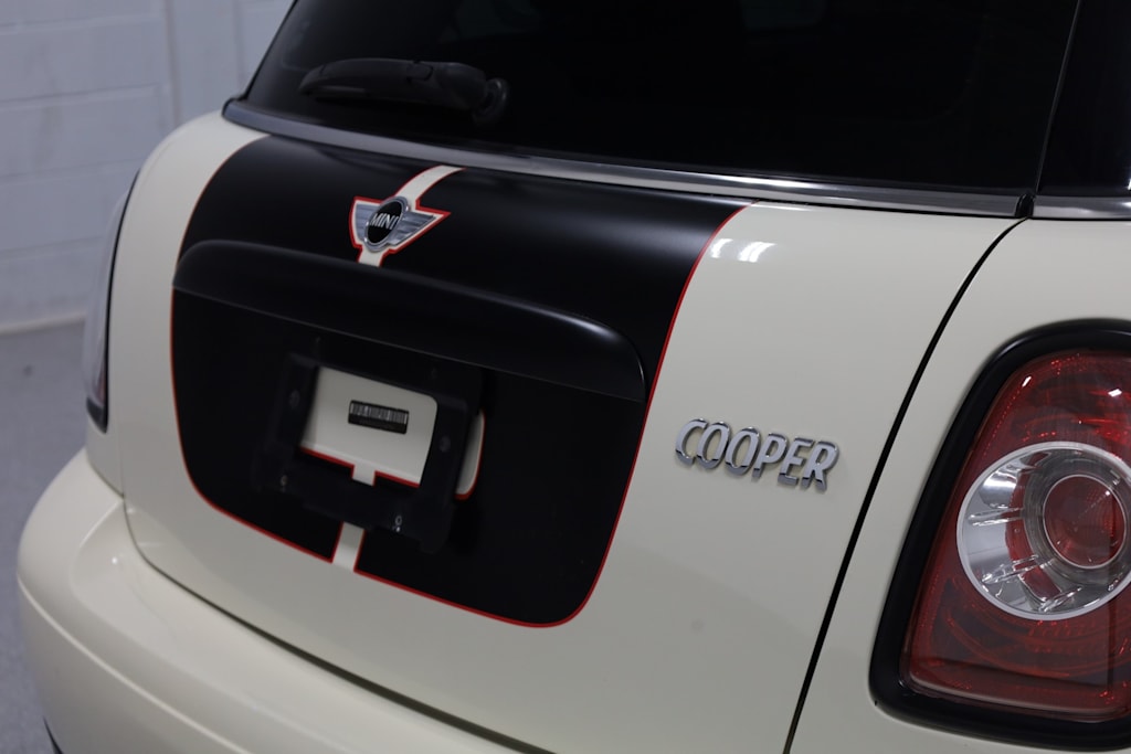 2013 MINI Cooper Base 19