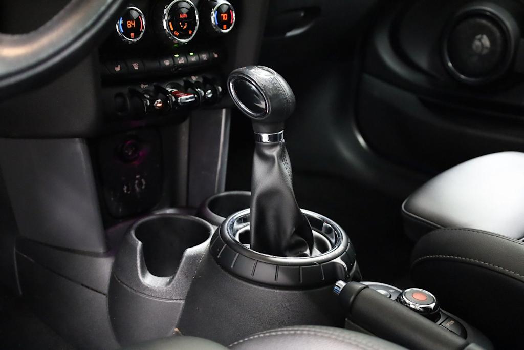 Thumbnail: 2015 MINI Cooper - 32