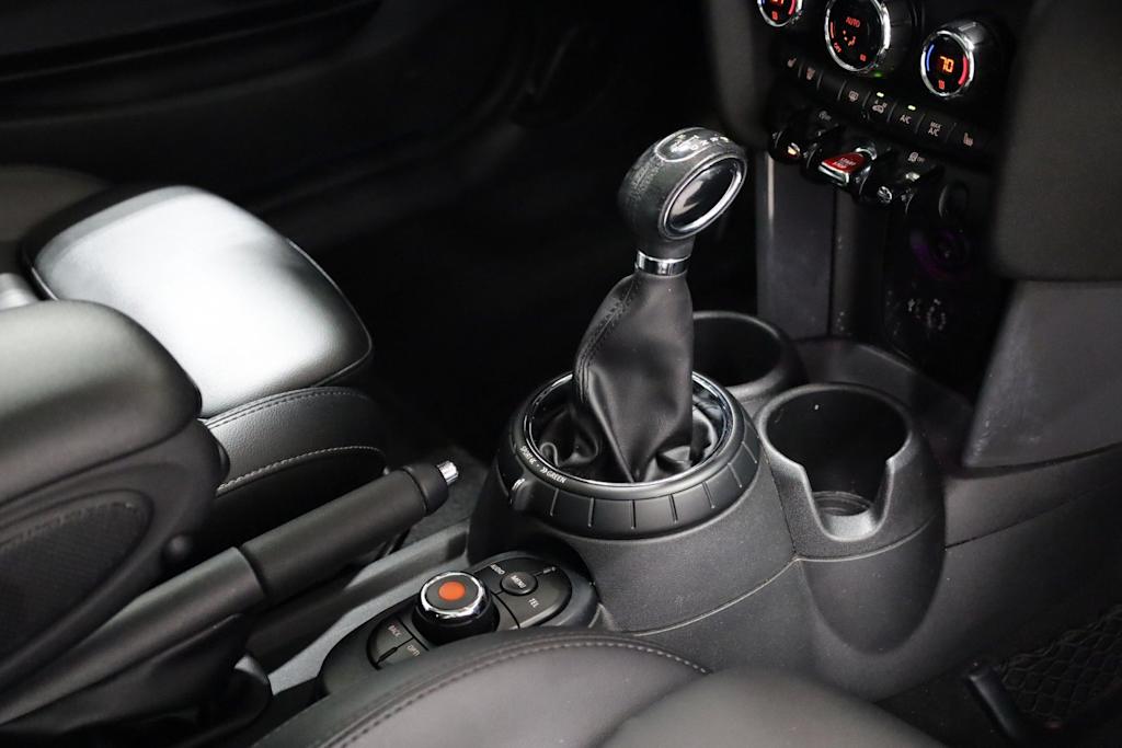 Thumbnail: 2015 MINI Cooper - 16