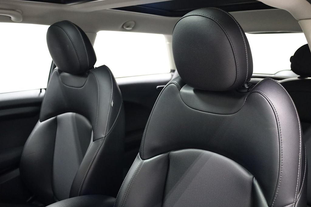 Thumbnail: 2015 MINI Cooper - 12