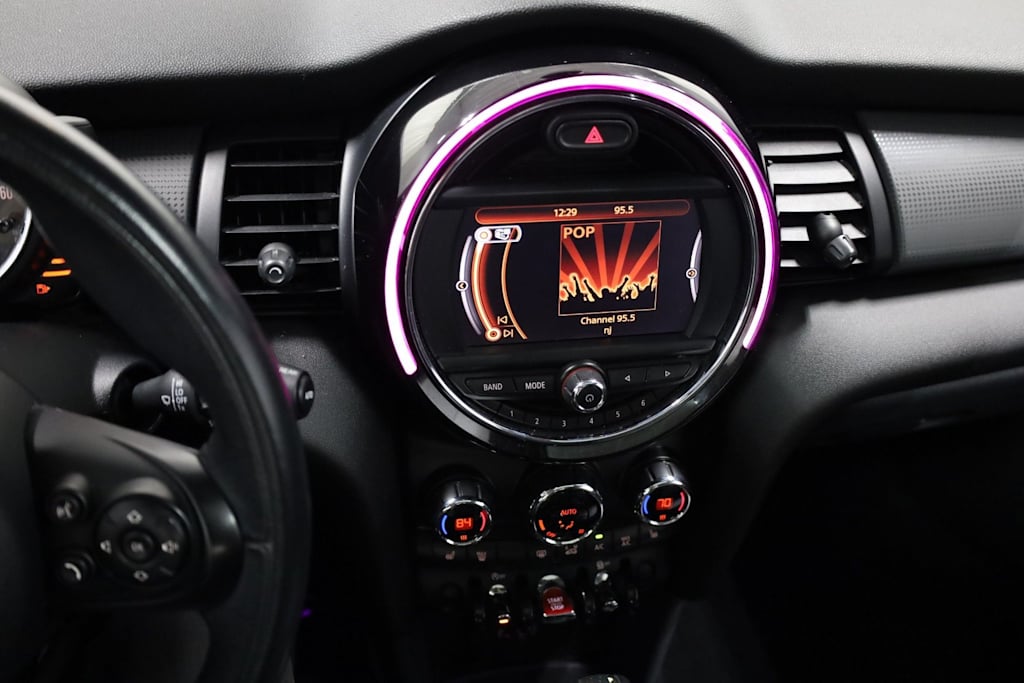 Thumbnail: 2015 MINI Cooper - 15