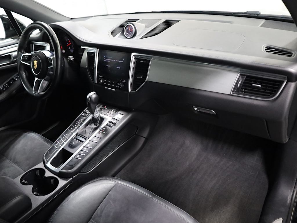 Thumbnail: 2017 Porsche Macan - 9