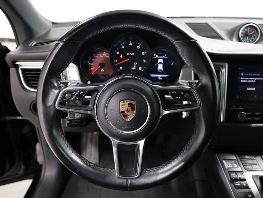 Thumbnail: 2017 Porsche Macan - 13