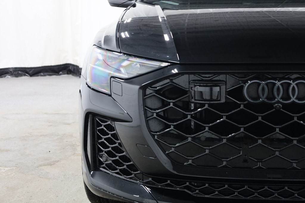 Thumbnail: 2026 Audi RS Q8 - 7