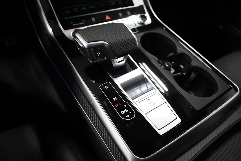 Thumbnail: 2026 Audi RS Q8 - 17