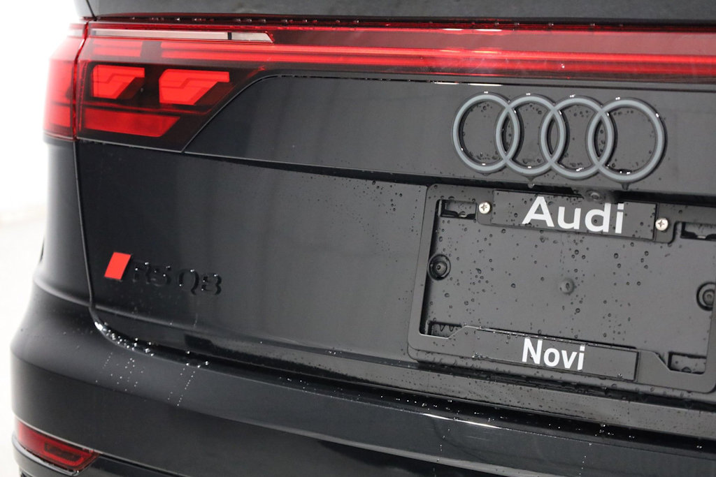 Thumbnail: 2026 Audi RS Q8 - 22