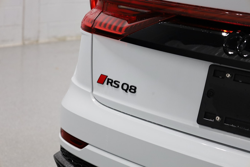 Thumbnail: 2024 Audi RS Q8 - 7