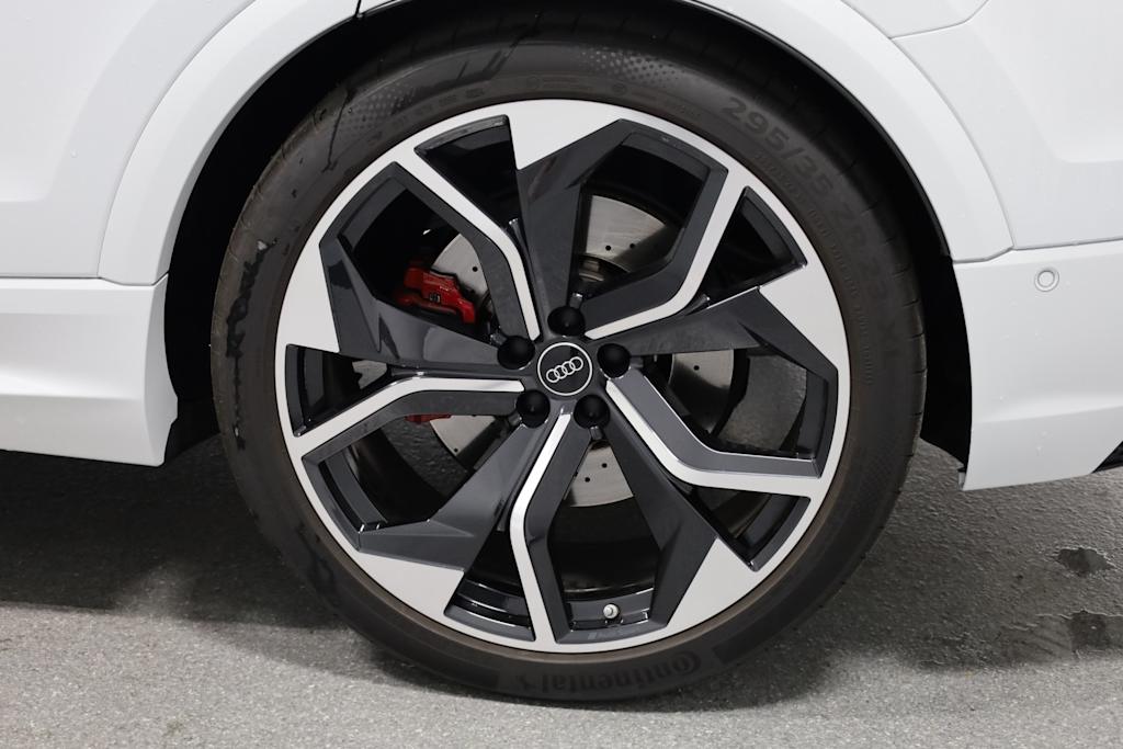 Thumbnail: 2024 Audi RS Q8 - 40