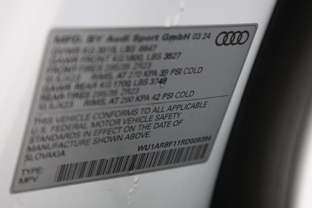 Thumbnail: 2024 Audi RS Q8 - 21