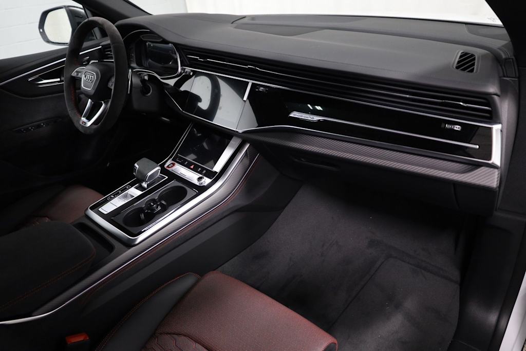 Thumbnail: 2026 Audi RS Q8 - 10