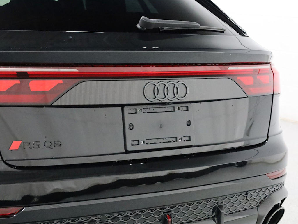 Thumbnail: 2026 Audi RS Q8 - 6