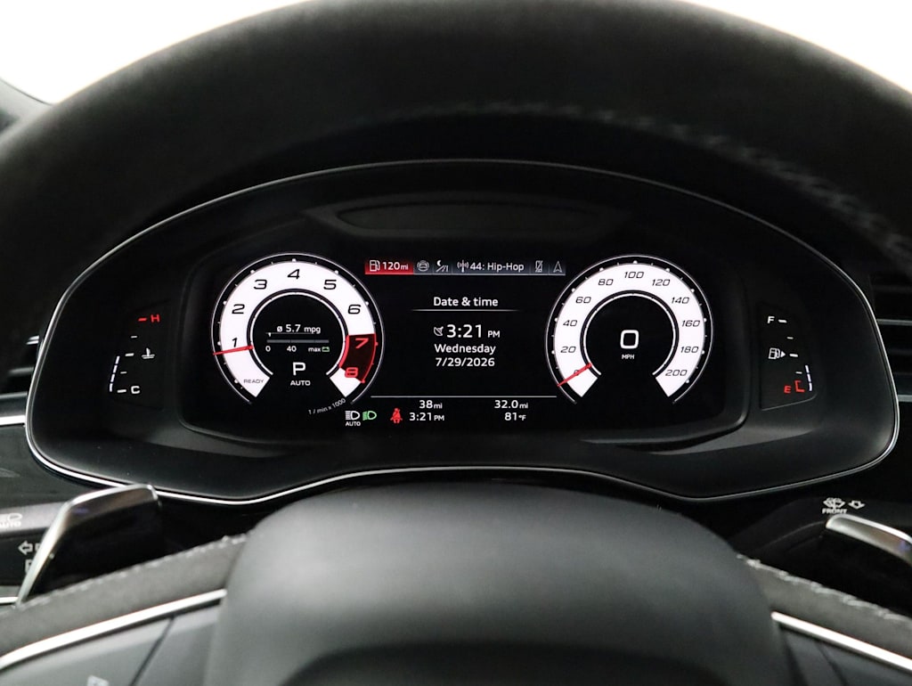 Thumbnail: 2026 Audi RS Q8 - 17