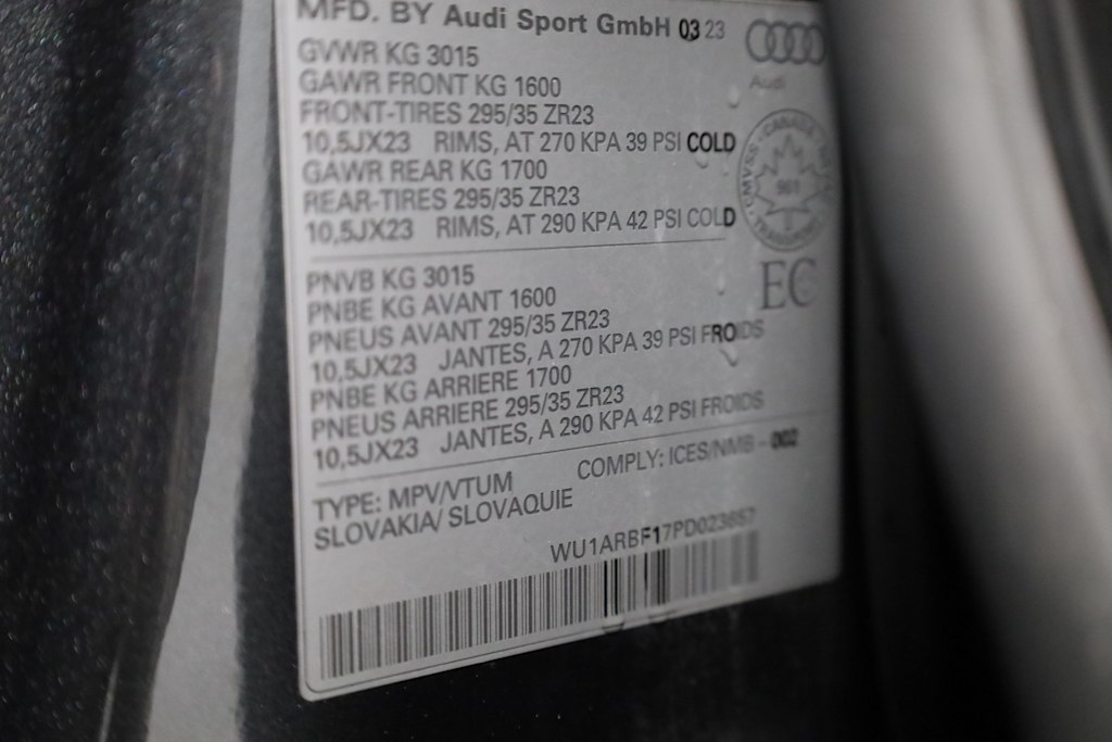 2023 Audi RS Q8  37