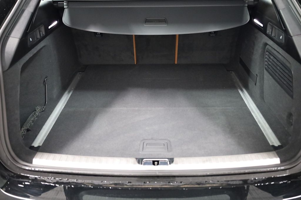 Thumbnail: 2026 Audi RS 6 - 19