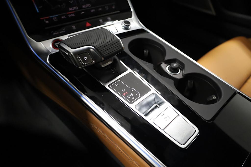 Thumbnail: 2026 Audi RS 6 - 32