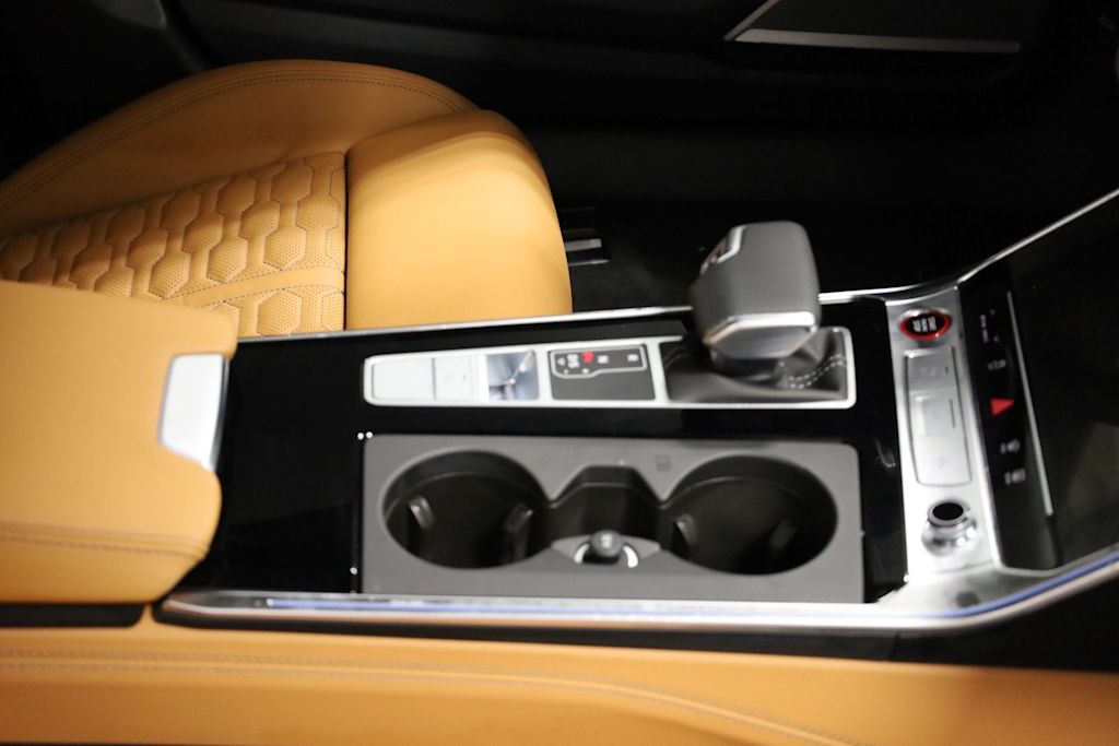 Thumbnail: 2026 Audi RS 6 - 17