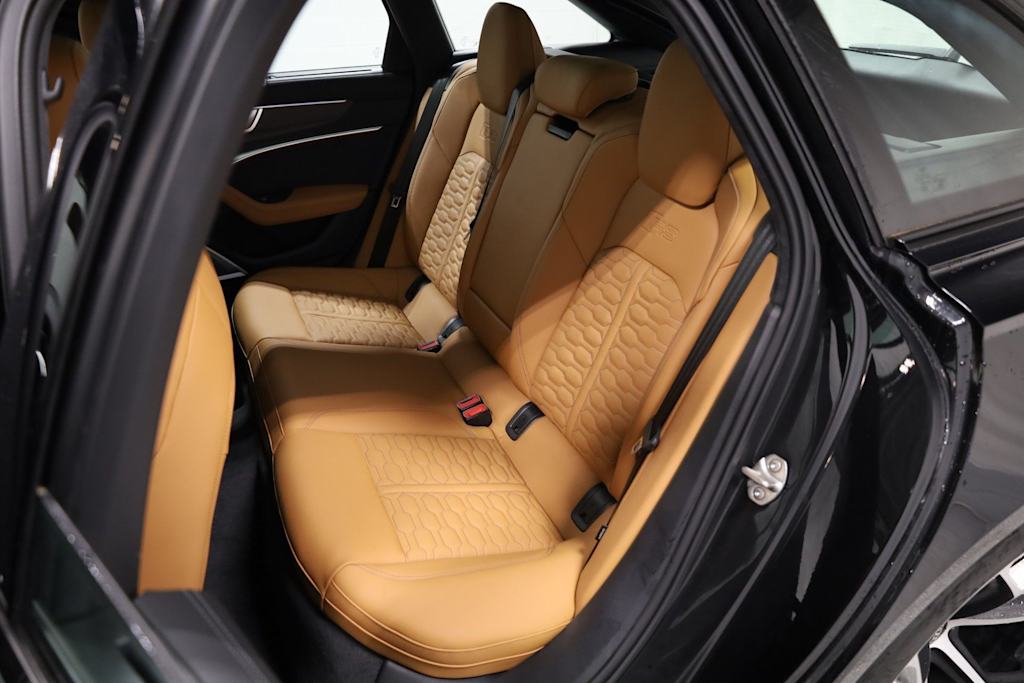 Thumbnail: 2026 Audi RS 6 - 13