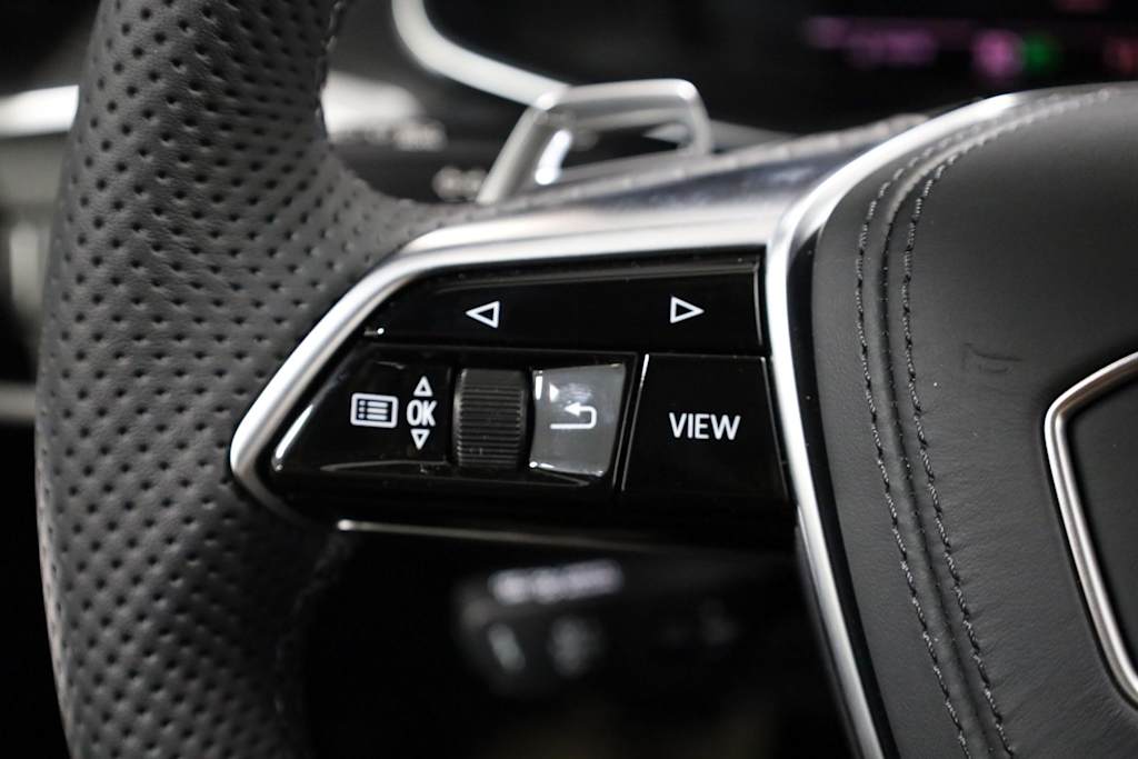 Thumbnail: 2026 Audi RS 6 - 30