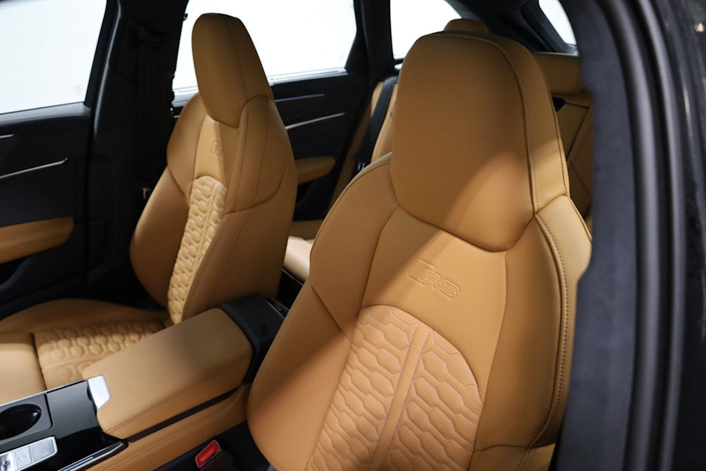 Thumbnail: 2026 Audi RS 6 - 12