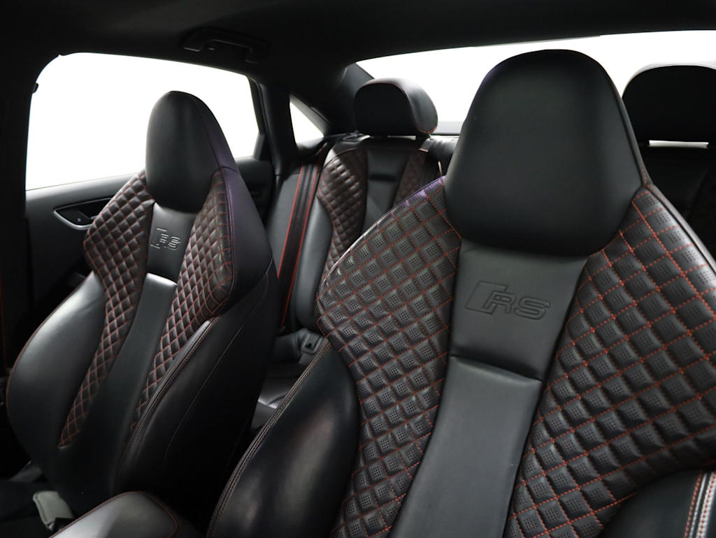 Thumbnail: 2019 Audi RS 3 - 12