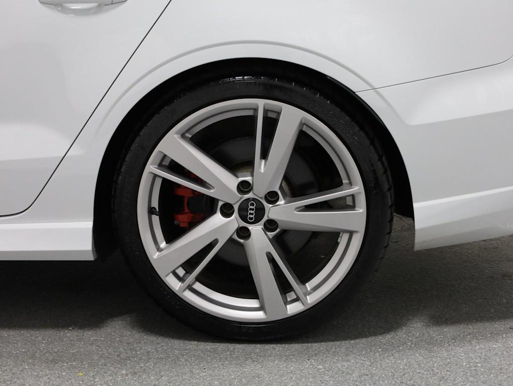 Thumbnail: 2019 Audi RS 3 - 40