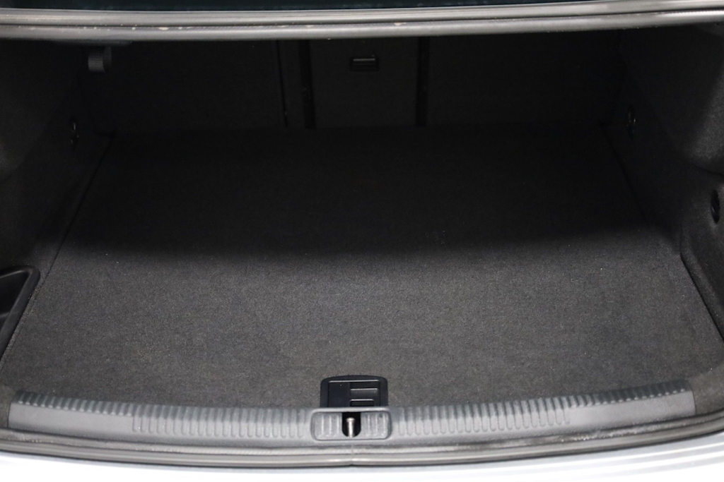 Thumbnail: 2018 Audi RS 3 - 18