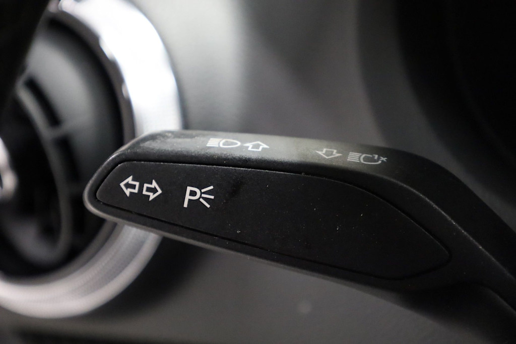 Thumbnail: 2018 Audi RS 3 - 33