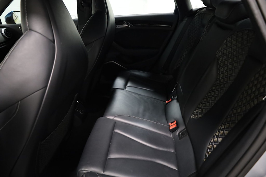 Thumbnail: 2018 Audi RS 3 - 12