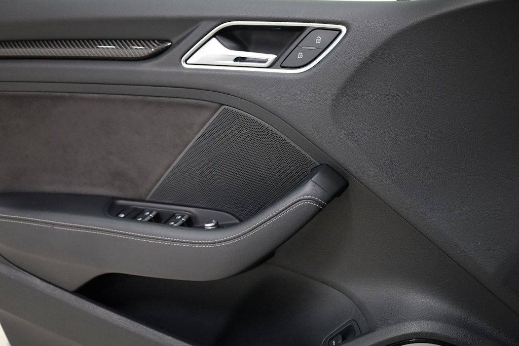 Thumbnail: 2018 Audi RS 3 - 28