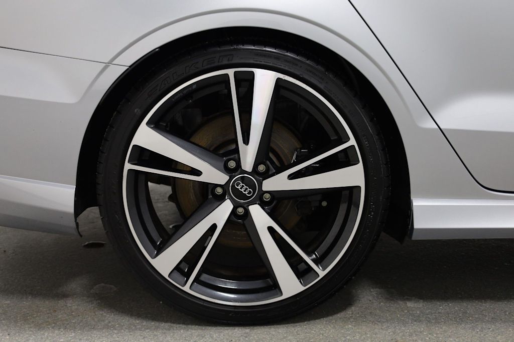 Thumbnail: 2018 Audi RS 3 - 38